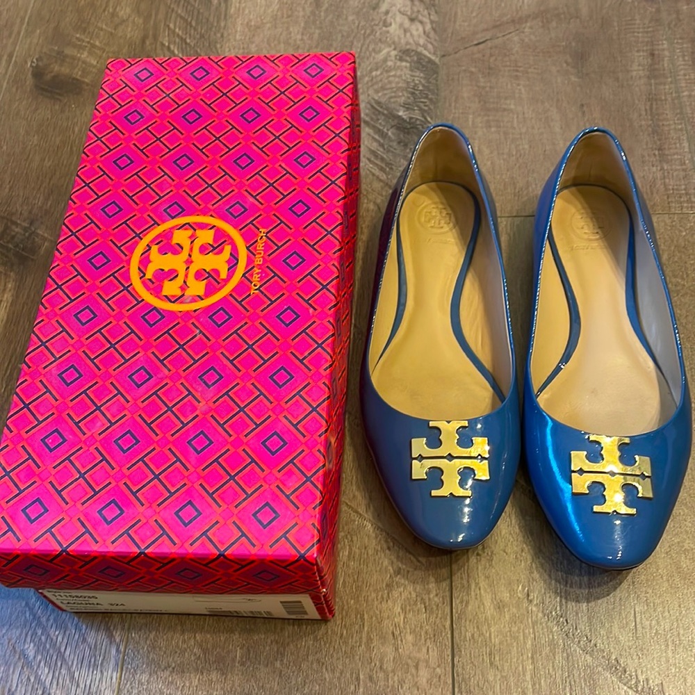 Tory Burch Raleigh Ballet Flat- patent leather. Size 8. Color- Laguna.